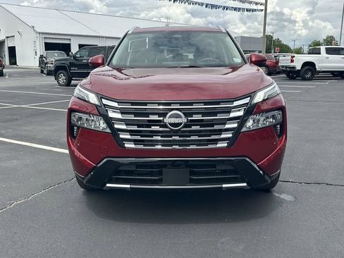 Used 2024 Nissan Rogue Platinum AWD/4WD image 3