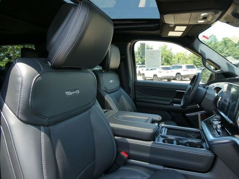 New 2027 Ford Expedition Platinum w/ Stealth Appearance Package AWD/4WD image 11