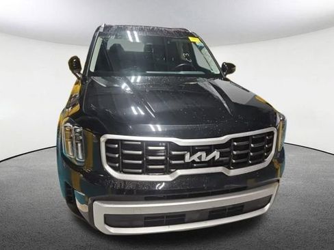 Used 2025 Kia Telluride S image 2