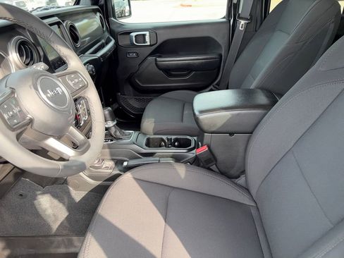 Used 2023 Jeep Wrangler Unlimited w/ 8.4" Radio Group AWD/4WD image 9