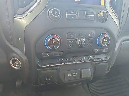 Used 2021 Chevrolet Silverado 1500 RST image 23