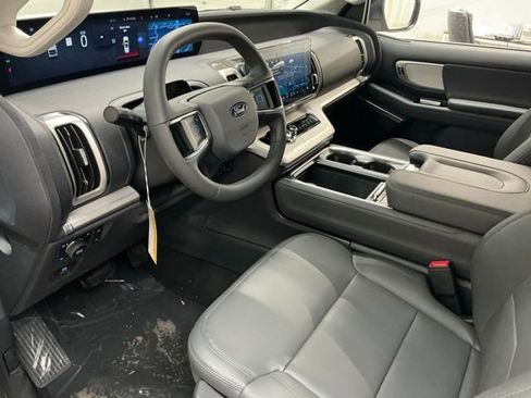 New 2026 Ford Expedition Active image 14