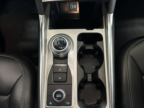 Certified 2022 Ford Explorer XLT w/ Equipment Group 202A image 28