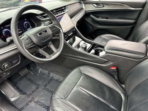 Used 2023 Jeep Grand Cherokee L Limited image 9