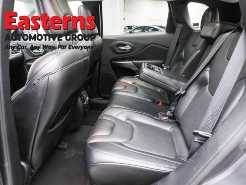 Used 2021 Jeep Cherokee Limited image 23