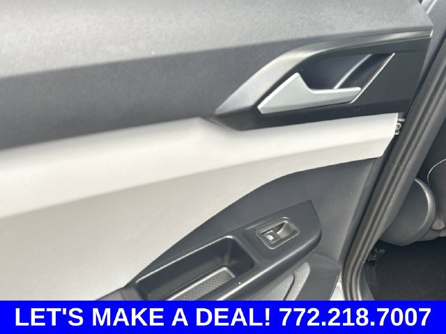 Certified 2023 Volkswagen Taos SE w/ Panoramic Sunroof Package FWD image 15