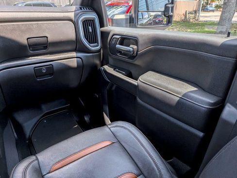 Used 2022 GMC Sierra 3500 AT4 w/ AT4 Preferred Package AWD/4WD image 18