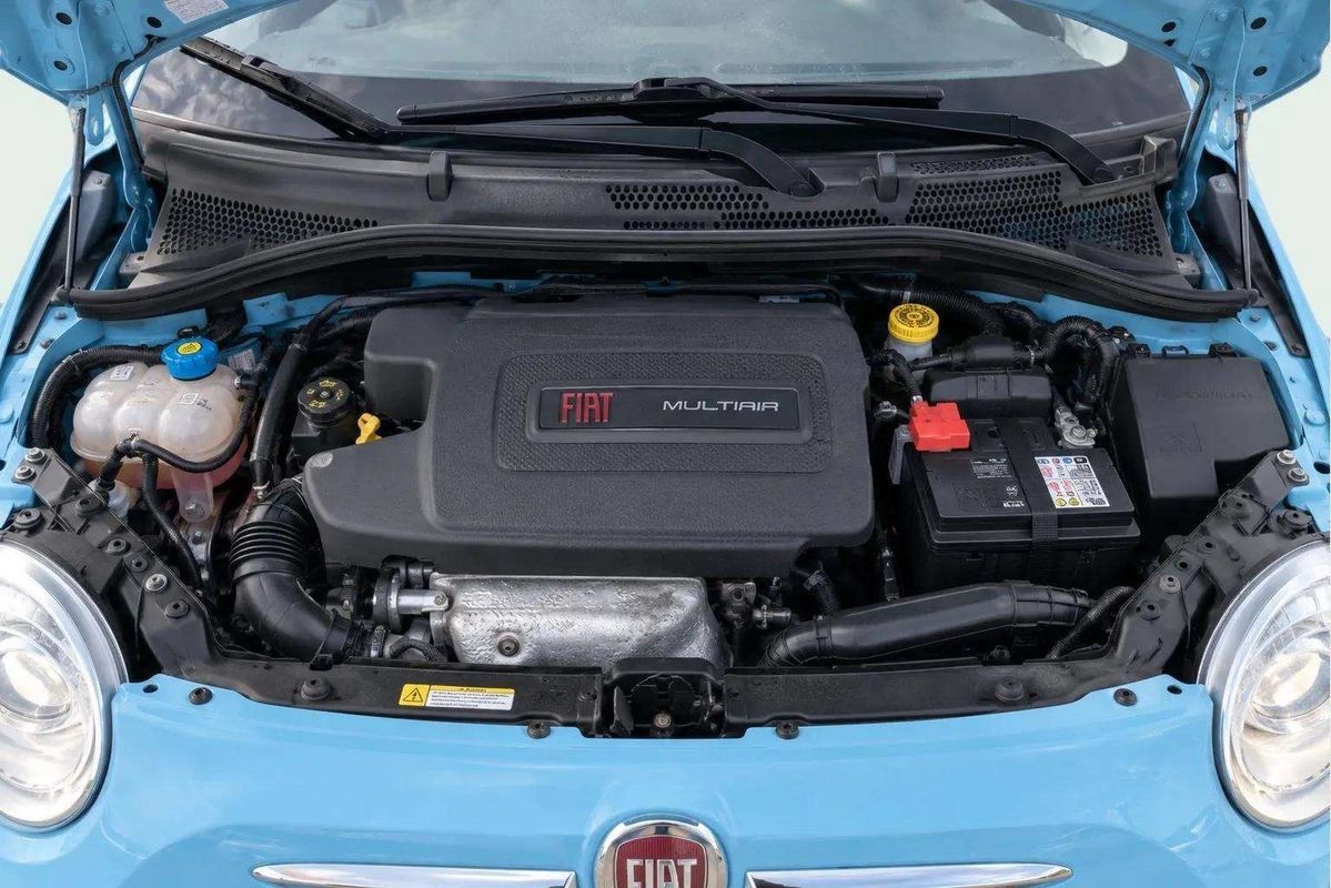 Used 2019 FIAT 500 Lounge FWD image 11
