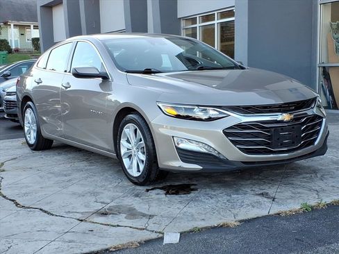 Used 2024 Chevrolet Malibu LT FWD image 1