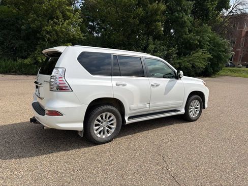 Used 2015 Lexus GX 460 w/ Premium Package AWD/4WD image 25