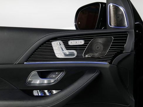 Used 2024 Mercedes-Benz Maybach GLS 600 4MATIC image 33