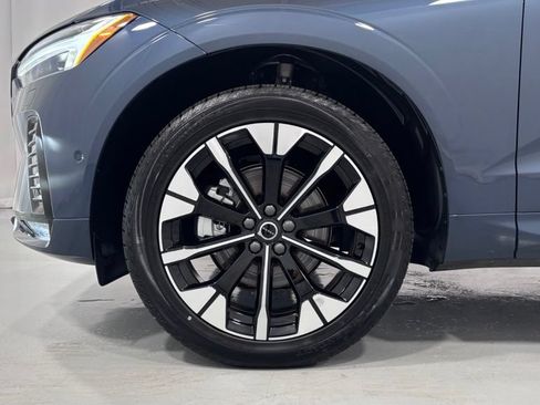 Certified 2026 Volvo XC60 B5 Plus AWD/4WD image 30