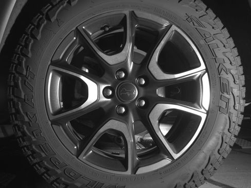 Used 2025 Jeep Compass Trailhawk AWD/4WD image 14