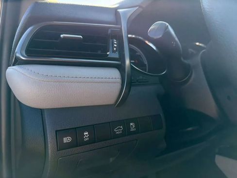 Used 2020 Toyota Camry LE image 16