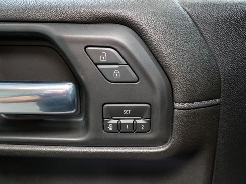 Used 2020 Chevrolet Silverado 2500 LTZ w/ LTZ Premium Package image 16