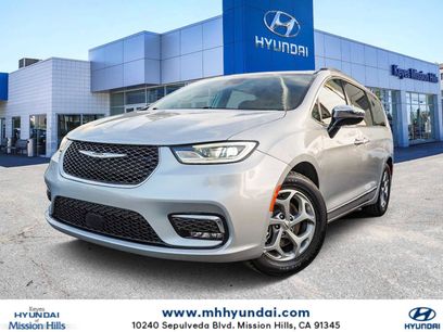 Used 2023 Chrysler Pacifica Limited