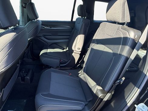 New 2025 Jeep Grand Cherokee L Laredo w/ Luxury Tech Group I AWD/4WD image 13