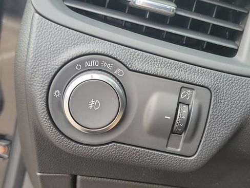 Used 2020 Buick Envision Essence FWD image 11