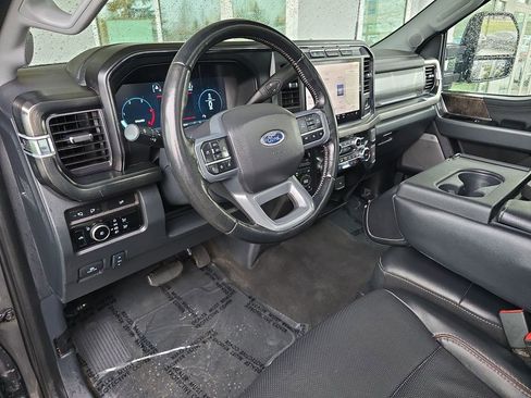 Used 2024 Ford F350 Lariat image 11