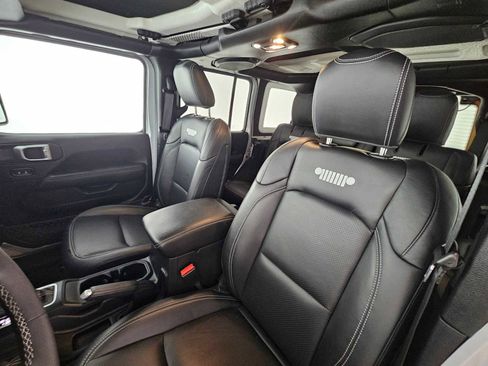 Used 2023 Jeep Wrangler Unlimited Sahara AWD/4WD image 21