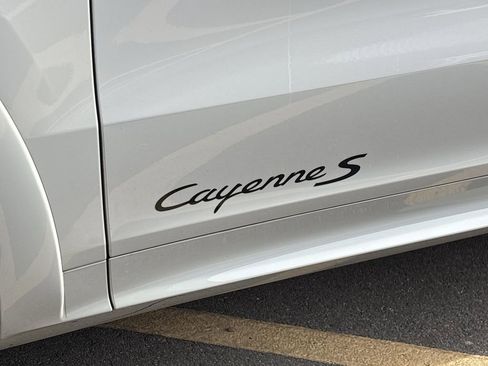 Used 2021 Porsche Cayenne S image 32