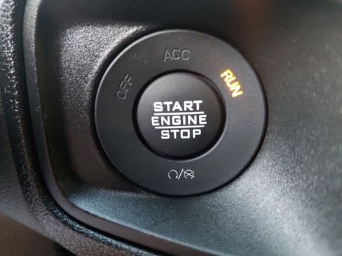 Used 2025 Jeep Wrangler Unlimited Sport AWD/4WD image 9