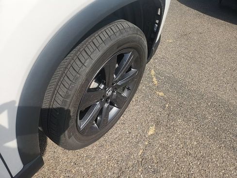 Used 2025 Honda Pilot Sport image 16