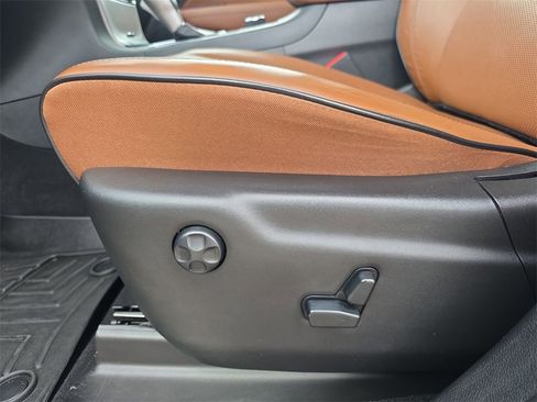 Used 2020 Jeep Grand Cherokee Overland image 11