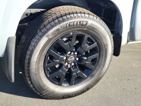 New 2026 Nissan Frontier SV w/ SV Convenience Package image 3