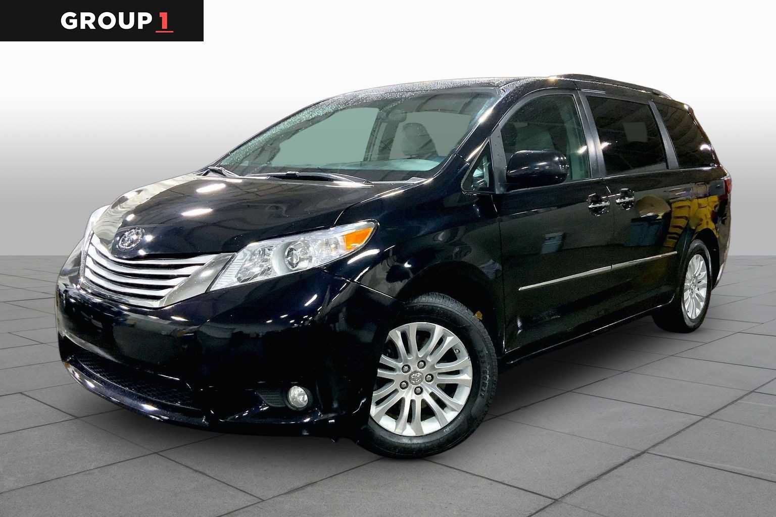 Used 2017 Toyota Sienna XLE FWD image 1