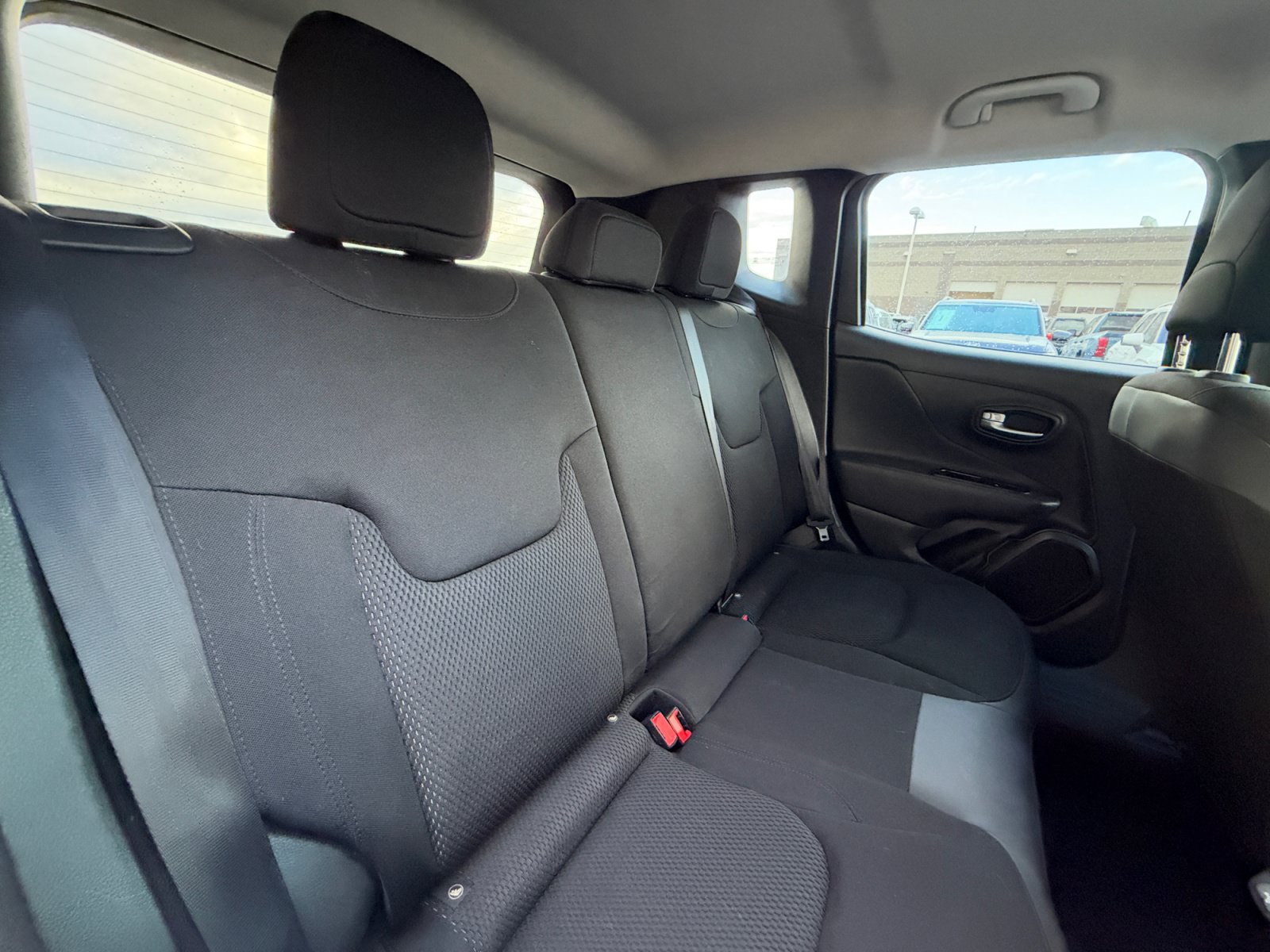 Used 2020 Jeep Renegade Altitude FWD image 18