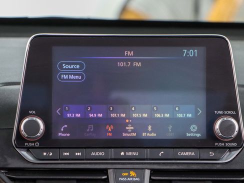 Used 2024 Nissan Altima 2.5 SV FWD image 19