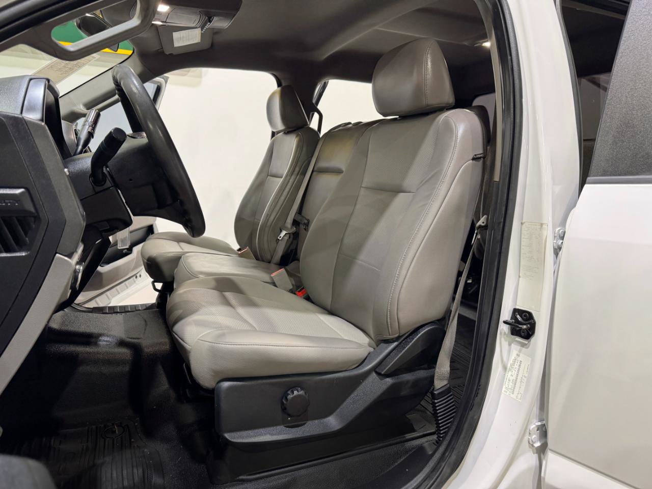 Used 2018 Ford F350 XL w/ Power Equipment Group AWD/4WD image 16