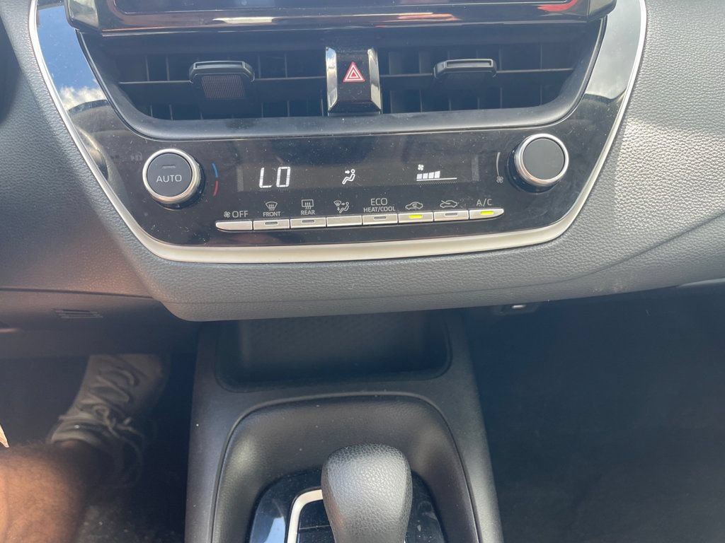 Used 2025 Toyota Corolla LE FWD image 18