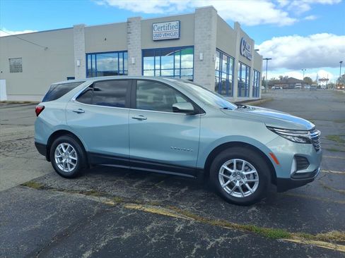 Used 2022 Chevrolet Equinox LT image 2