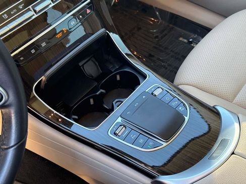 Used 2022 Mercedes-Benz GLC 300 image 30