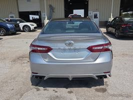 Used 2018 Toyota Camry XSE w/ Driver Assist Package FWD image 4