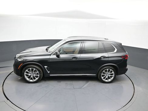 Used 2024 BMW X5 xDrive40i w/ Parking Assistance Package image 43