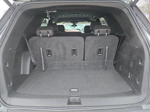 Used 2023 Chevrolet Traverse LT image 34