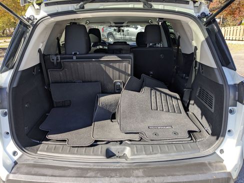 Certified 2022 Nissan Pathfinder SV w/ SV Black Package image 7