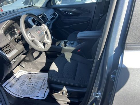 Used 2023 GMC Terrain SLE w/ Driver Convenience Package image 5