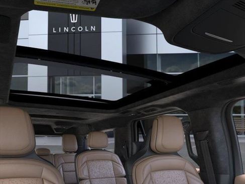 New 2026 Lincoln Navigator L Black Label AWD/4WD image 22