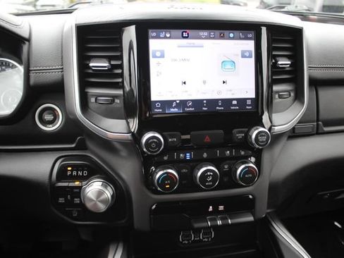 Used 2023 RAM 1500 Laramie AWD/4WD image 4