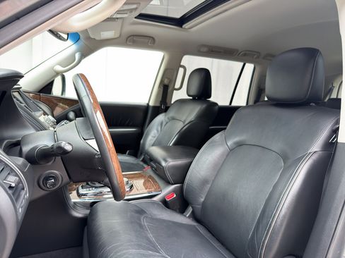 Used 2017 INFINITI QX80 4WD w/ Driver Assistance Package image 11