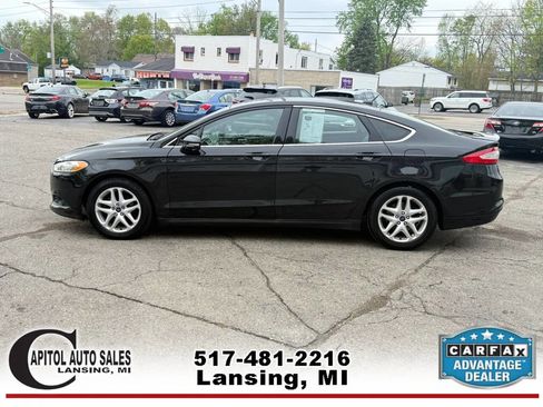 Used 2014 Ford Fusion SE w/ Equipment Group 202A FWD image 5