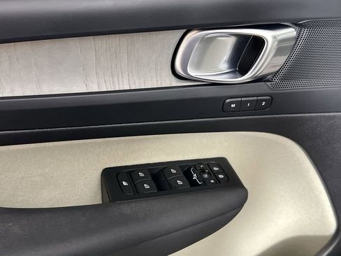 Certified 2024 Volvo XC40 B5 Plus image 15