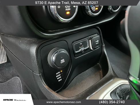 Used 2017 Jeep Renegade Latitude image 22