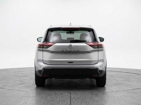 Used 2025 Nissan Rogue SV image 7