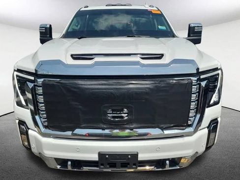 Used 2024 GMC Sierra 2500 Denali w/ Denali Reserve Package AWD/4WD image 2
