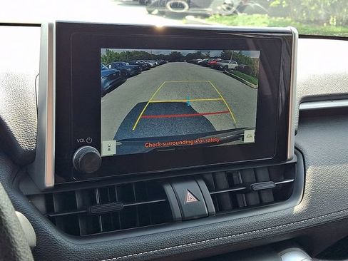 Certified 2025 Toyota RAV4 LE AWD/4WD image 17